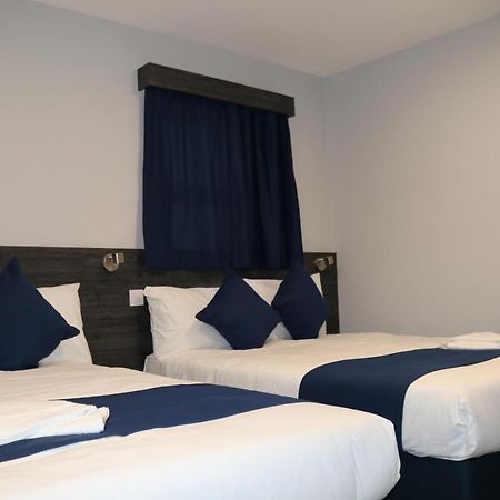 Blue Sapphire Hotel Илфорд Экстерьер фото