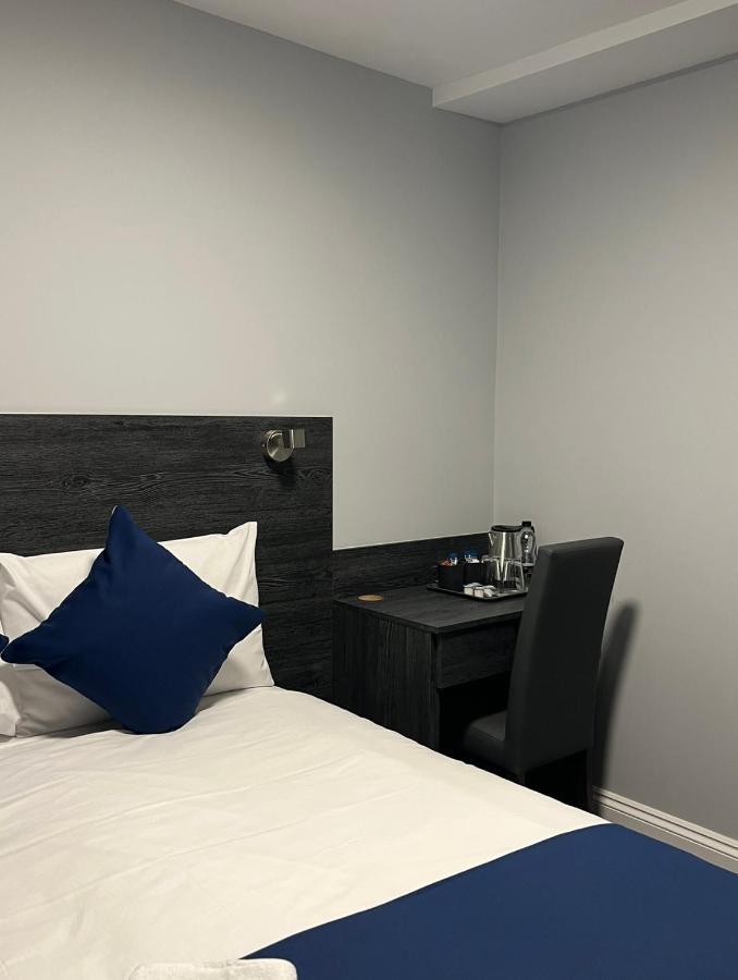 Blue Sapphire Hotel Илфорд Экстерьер фото