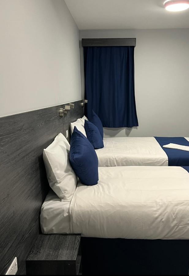 Blue Sapphire Hotel Илфорд Экстерьер фото
