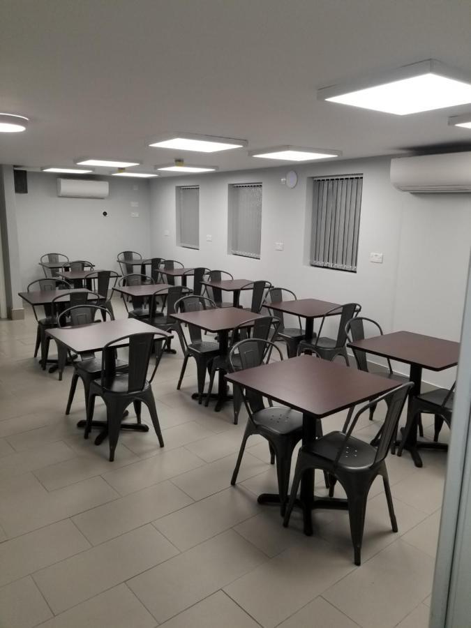Blue Sapphire Hotel Илфорд Экстерьер фото