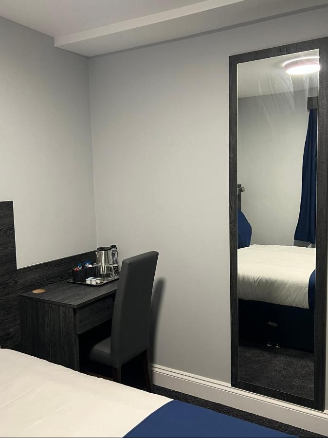 Blue Sapphire Hotel Илфорд Экстерьер фото